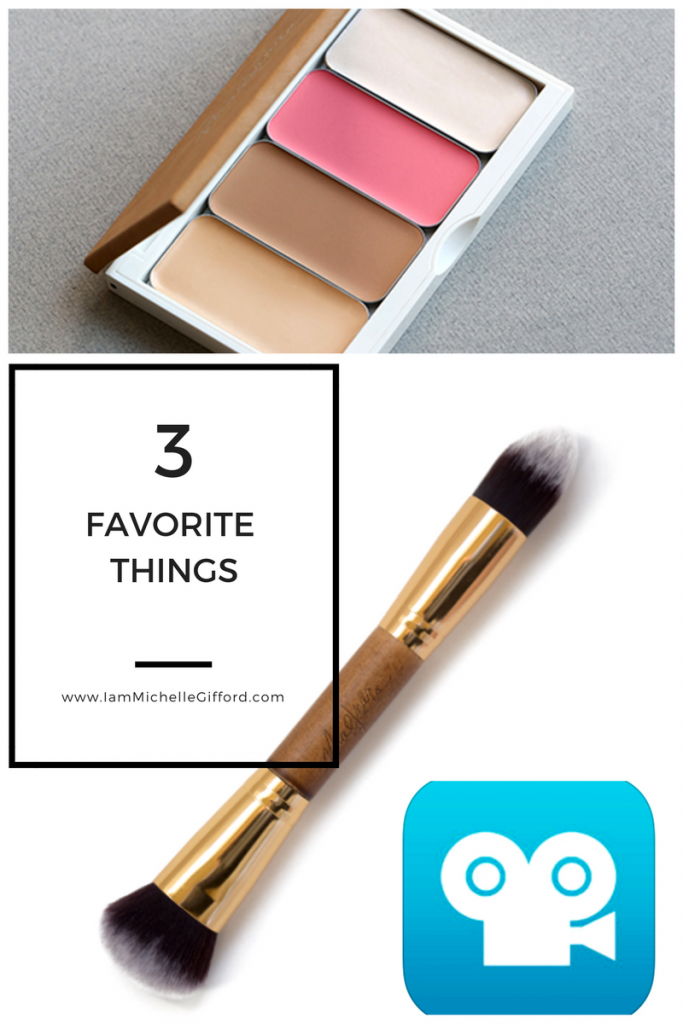 Maskcara HAC Brush and Compact with I am Michelle Gifford Friday Faves